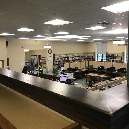 Commack Public Library