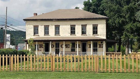 The Old Grey Hound Pub & Eatery