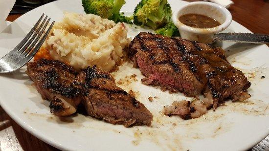 Smokey Bones BBQ & Grill