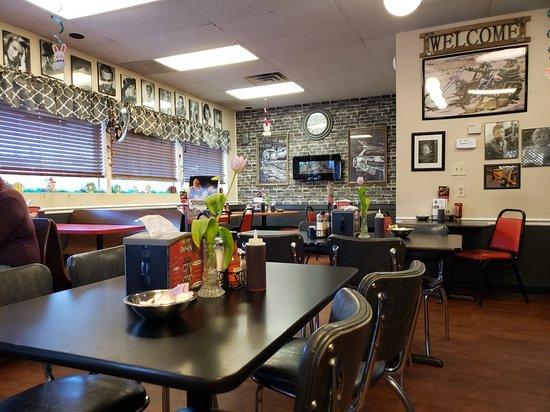 Suzi's Lakeland Diner