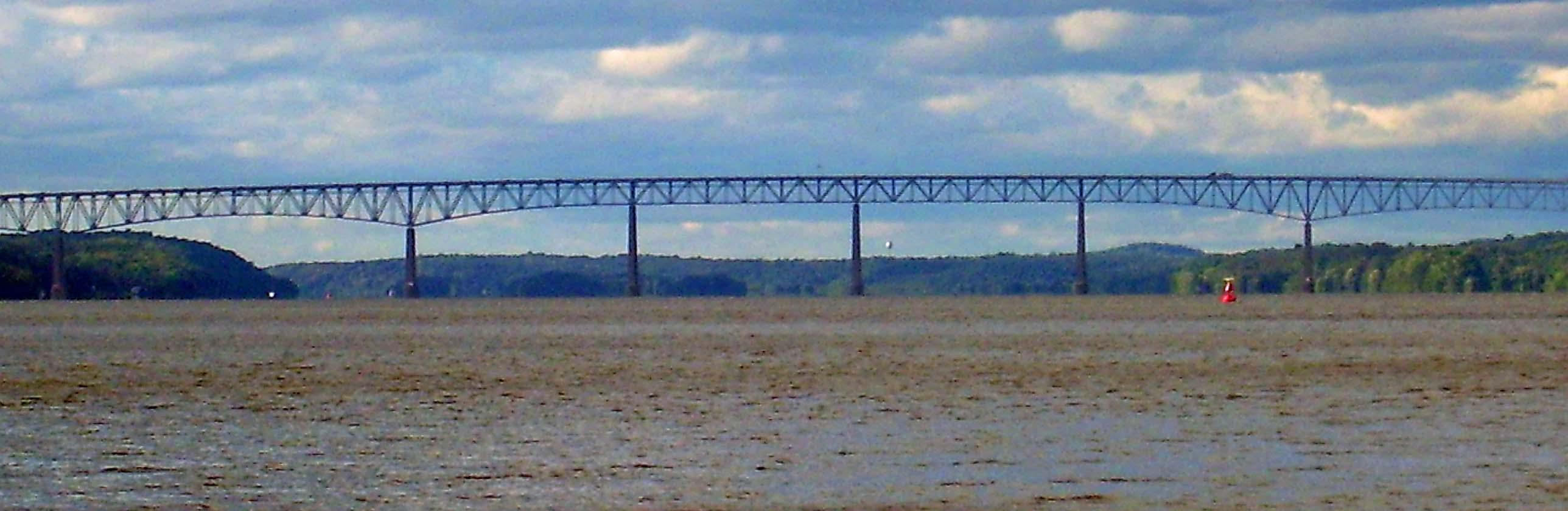 Kingston-Rhinecliff Bridge